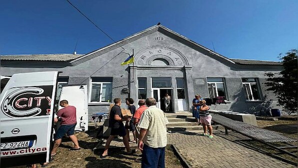 A Helping Hand: How a US volunteer group raised $57 million for Ukraine