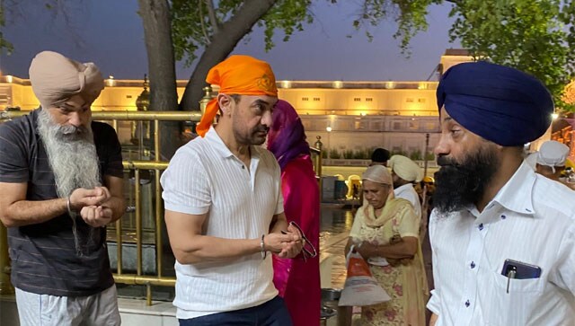 लाल सिंह चड्ढा का आशीर्वाद लेने अमृतसर के स्वर्ण मंदिर पहुंचे आमिर खान