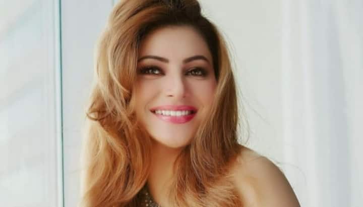 Urvashi Rautela wins praise and hearts for her acting performance in Saravanan Arul's The Legend