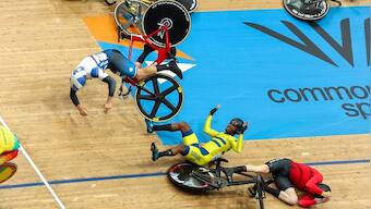 Commonwealth Games: Indian cyclist Vishavjeet Singh narrowly escapes horrific eight-rider crash