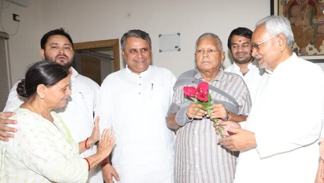 Lalu Prasad arrives in Patna; CM Nitish Kumar walks down for courtesy call Lalu Prasad arrives in Patna; CM Nitish Kumar walks down for courtesy call