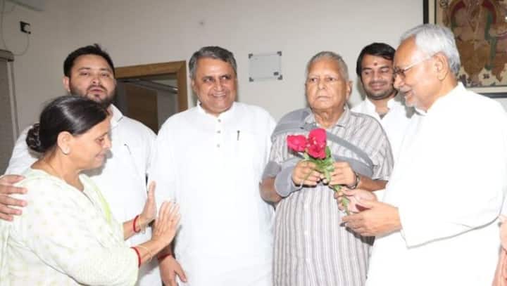 Lalu Prasad arrives in Patna; CM Nitish Kumar walks down for courtesy call