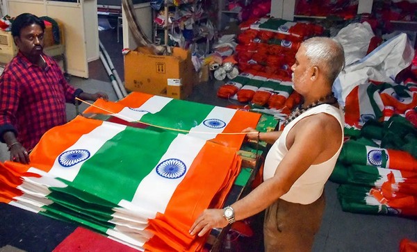 Flag code tweak, tricolour for Rs 25, selfie points: How the Centre is going all out to make Har Ghar Tiranga a hit Flag code tweak, tricolour for Rs 25, selfie points: How the Centre is going all out to make Har Ghar Tiranga a hit
