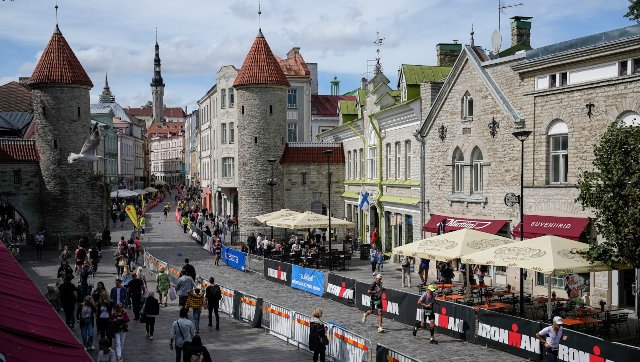 Watch: Man’s proposal at Ironman Triathlon event wins internet over Watch: Man’s proposal at Ironman Triathlon event wins internet over
