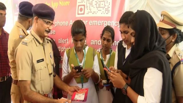 Kochi Police initiates one lakh 'Nirbhayam' app download challenge Kochi Police initiates one lakh 'Nirbhayam' app download challenge