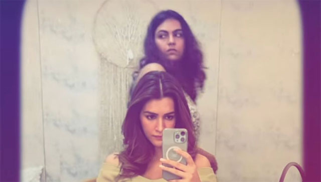 Kriti Sanon grooves to Jackky Bhagnani’s Mashooka straight from her vanity van Kriti Sanon grooves to Jackky Bhagnani’s Mashooka straight from her vanity van