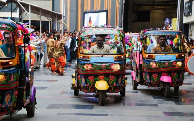 The Lord of the Rings: The Rings of Power cast arriving in autorickshaws