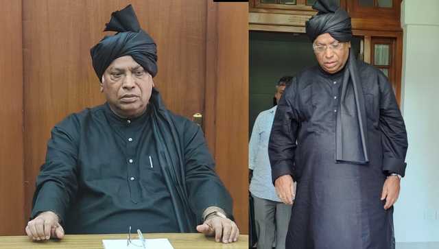 Congress' Mallikarjun Kharge sports black kurta, turban in protest against price rise, unemployment Congress' Mallikarjun Kharge sports black kurta, turban in protest against price rise, unemployment