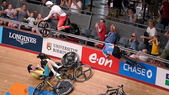 Watch: England cyclist Matt Walls' horrifying crash during Commonwealth Games 2022; spectators also injured