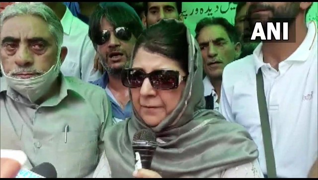 PDP chief Mehbooba Mufti says she is under house arrest PDP chief Mehbooba Mufti says she is under house arrest