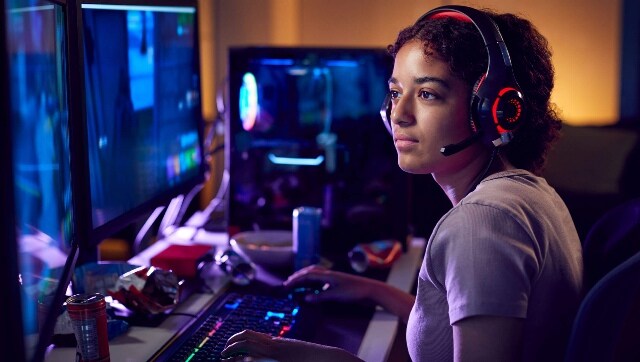 More women taking up online gaming and developing games is better for the industry as a whole. Here’s how. (1)