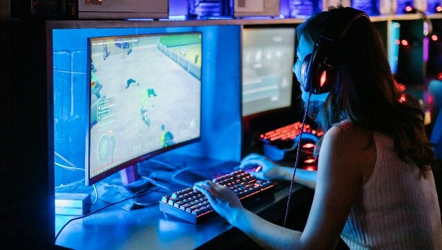 More women taking up online gaming and developing games is better for the industry as a whole. Here’s how. (2)