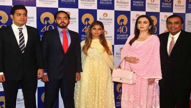 Mukesh Ambani Details Succession Plan Akash To Lead Telecom Isha To   Mukesh Ambani And His Family 