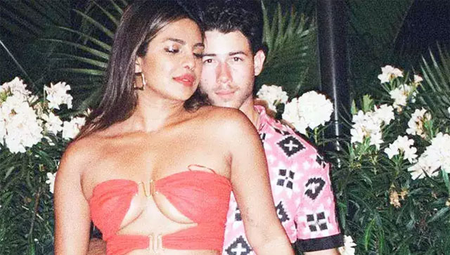 Nick Jonas drops a stunning picture with her ‘lady in red’ Priyanka Chopra Nick Jonas drops a stunning picture with her ‘lady in red’ Priyanka Chopra