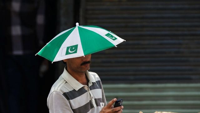 Heavy rains, floods affect internet services in Pakistan Heavy rains, floods affect internet services in Pakistan