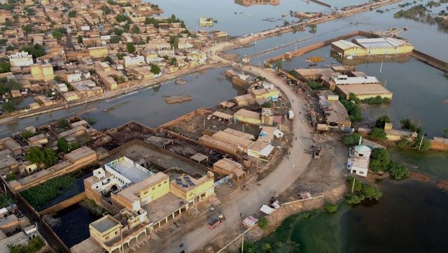 Flood losses likely to slash Pakistan's GDP to 3 per cent from 5 per cent Flood losses likely to slash Pakistan's GDP to 3 per cent from 5 per cent