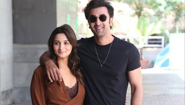 Ranbir Kapoor and Alia Bhatt look stunning as they get clicked together at Brahmastra's song preview Ranbir Kapoor and Alia Bhatt look stunning as they get clicked together at Brahmastra's song preview