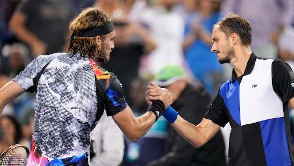 Medvedev ousted by Tsitsipas after error-strewn performance in Cincinnati semis; Kvitova faces Garcia in final