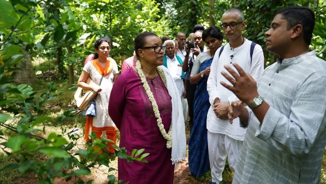 Commonwealth Secretary General finds Sadhguru’s soil restoring efforts ‘inspiring’ Commonwealth Secretary General finds Sadhguru’s soil restoring efforts ‘inspiring’