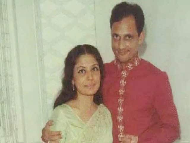 Saawan Kumar Tak with Meena Kumari. Image courtesy: filmfare.com