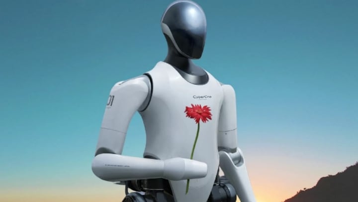 Xiaomi unveils the CyberOne, its first full-sized humanoid robot, beating Tesla