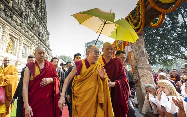 HHDL making his way around the Mahabodhi Temple (site of the Buddha's enlightenment) on the final day of his visit to Bodhgaya, Bihar, India on January 17, 2020. (Photo by Tenizn Choejor)/ Dalai Lama's Twitter Account
