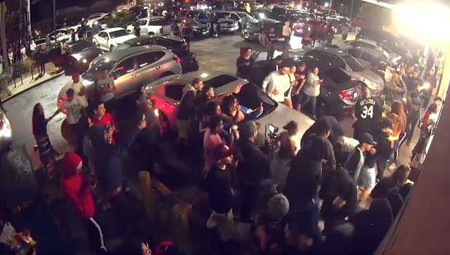 Watch: Los Angeles 7-Eleven store ransacked by late-night 'flash mob' of looters Watch: Los Angeles 7-Eleven store ransacked by late-night 'flash mob' of looters
