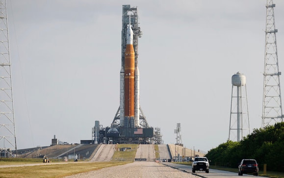 NASA's massive unmanned SLS moon rocket prepares for test flight NASA's massive unmanned SLS moon rocket prepares for test flight