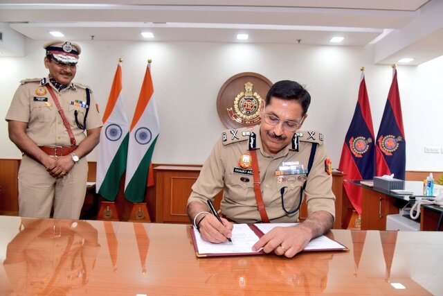 Former ITBP chief Sanjay Arora takes charge as Delhi Police commissioner Former ITBP chief Sanjay Arora takes charge as Delhi Police commissioner