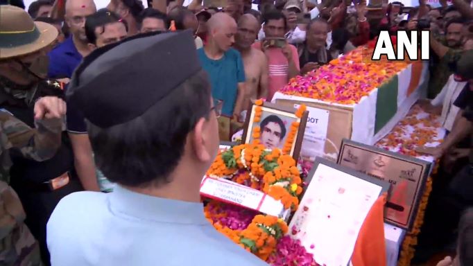 Siachen hero Lance Naik Chandrashekhar's mortal remains brought home after 38 years Siachen hero Lance Naik Chandrashekhar's mortal remains brought home after 38 years