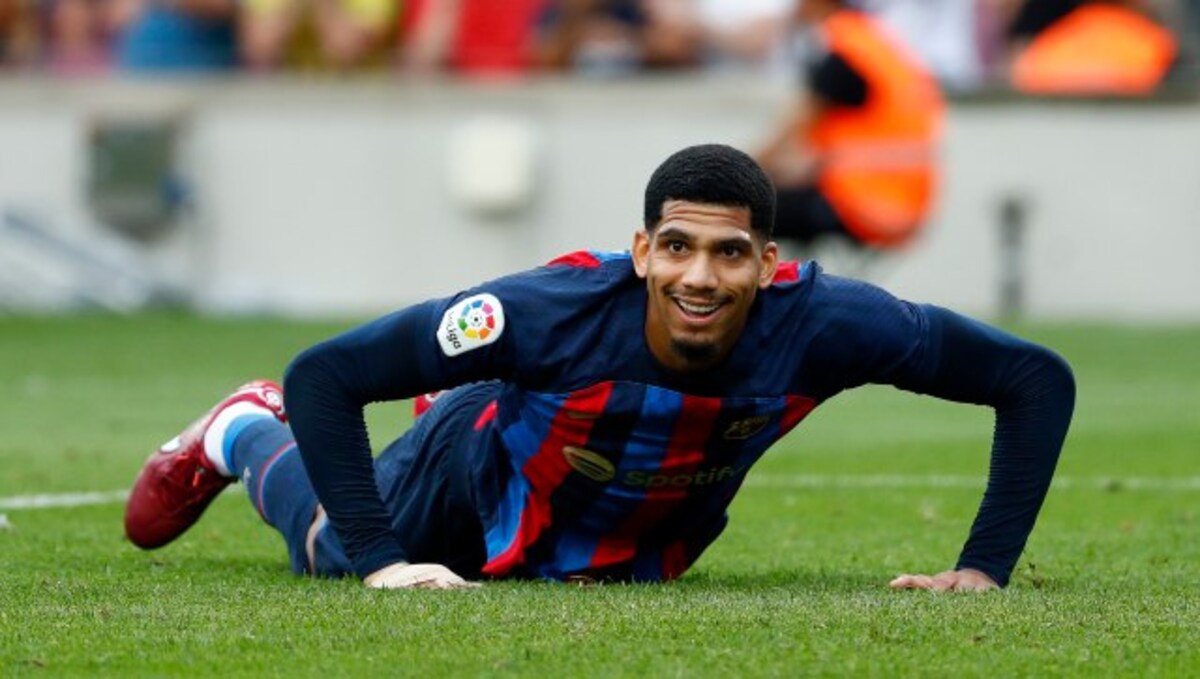 Barcelona defender Araujo to miss Uruguay friendlies due to thigh injury