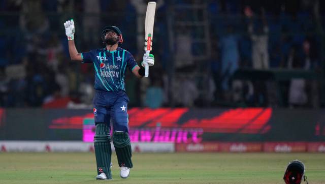 Pakistan vs England 2nd T20: Babar Azam and Mohammad Rizwan lit up Karachi  in record chase - Photos News , Firstpost