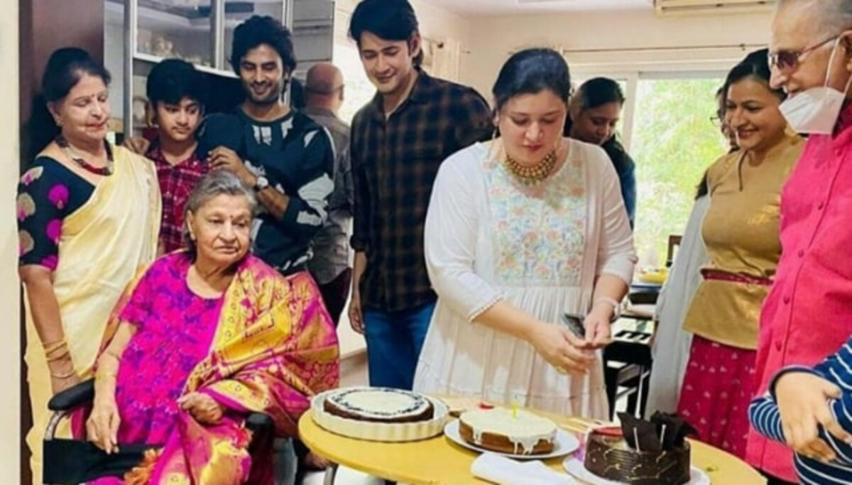 RIP Indira Devi: Golden moments of Mahesh Babu with his beloved  mother-Entertainment News , Firstpost