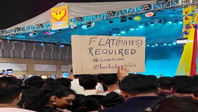 Viral: Placard reading 'flatmates required' from Lucky Ali's concert leaves internet in splits Viral: Placard reading 'flatmates required' from Lucky Ali's concert leaves internet in splits