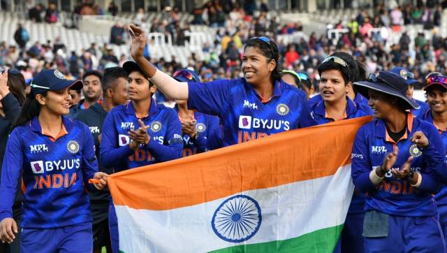 Jhulan Goswami also the centre of attraction during the victory lap. Twitter/BCCI women