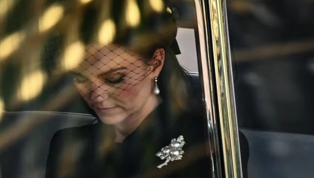 Drop of Tear Why are the British royals wearing pearls at the Queens funeral