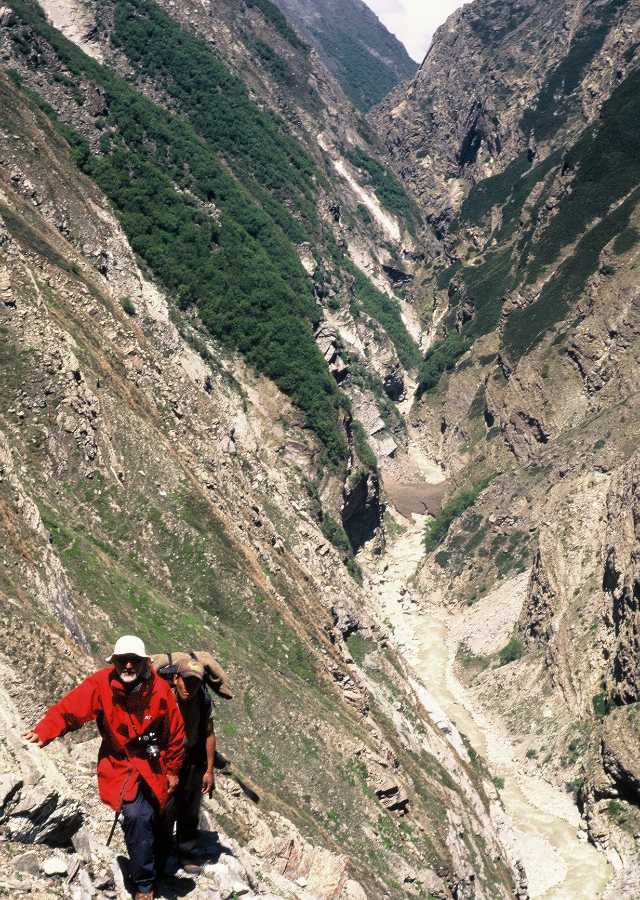 Rishi Ganga gorge. Image courtesy Lt. Nawang Kapadia Library