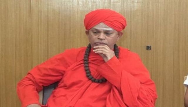 Shivamurthy Sharanaru: The politically influential Lingayat mutt head from Karantaka arrested for ‘raping’ schoolgirls Shivamurthy Sharanaru: The politically influential Lingayat mutt head from Karantaka arrested for ‘raping’ schoolgirls