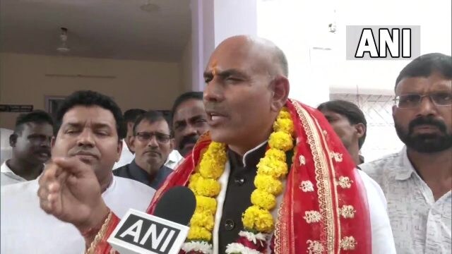 Alongside Kharge, Tharoor, former J’khand minister KN Tripathi files nomination for Congress presidential bid Alongside Kharge, Tharoor, former J’khand minister KN Tripathi files nomination for Congress presidential bid