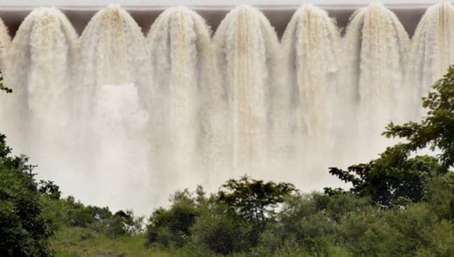 Gujarat: Sardar Sarovar Dam filled to brim after two years, CM Bhupendra Patel offers prayers Gujarat: Sardar Sarovar Dam filled to brim after two years, CM Bhupendra Patel offers prayers