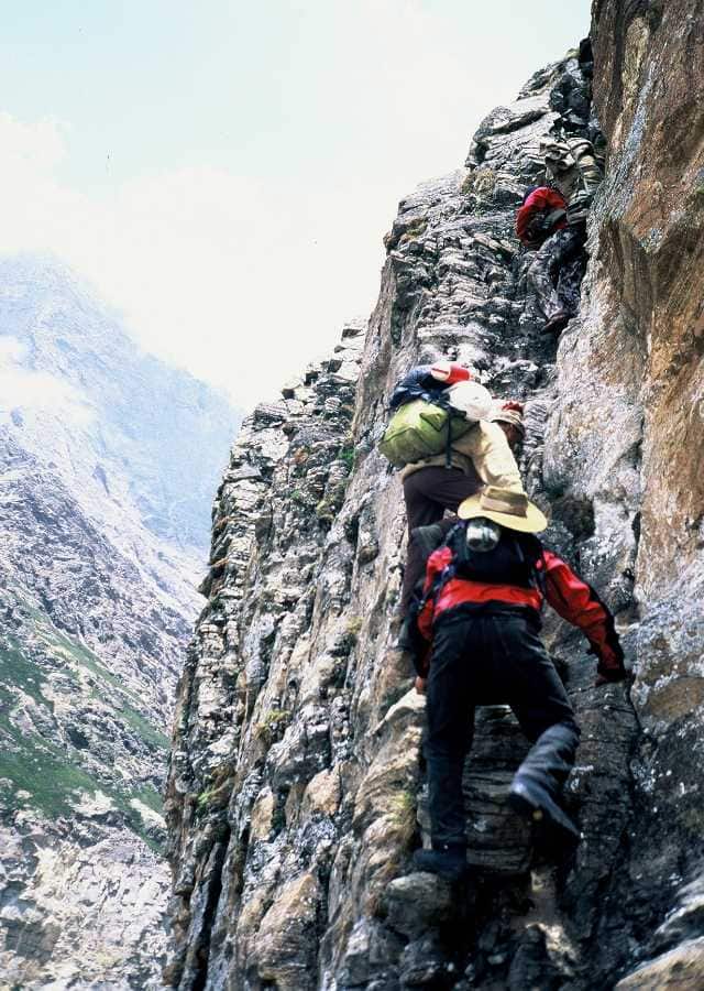 Vaikunth Gully, a tricky proposition en route base camp. Image courtesy Lt. Nawang Kapadia Library