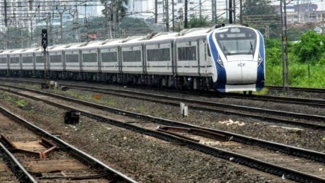 'Gangs of Wasseypur 4 in making': Bihar thieves steal oil from moving train 'Gangs of Wasseypur 4 in making': Bihar thieves steal oil from moving train