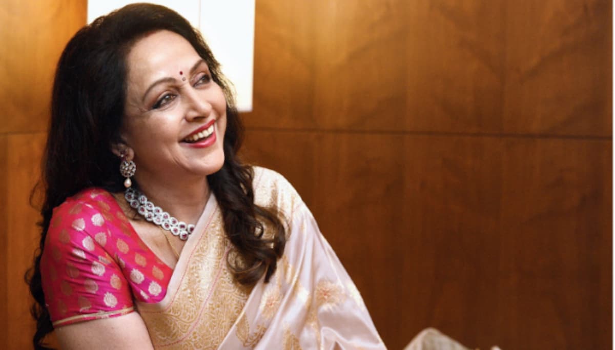 Is that beautiful girl really me?â€As she turns 74 the Dream Girl Hema Malini  looks back at her blockbuster beauty-Entertainment News , Firstpost
