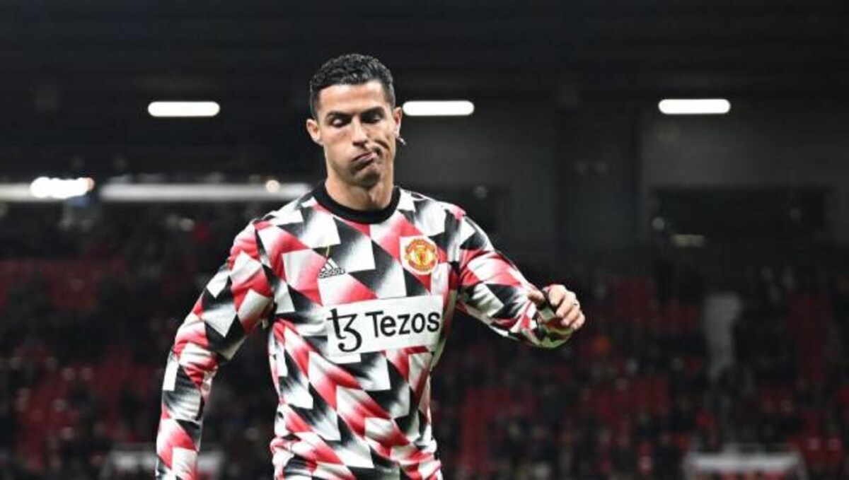 Man United must end relationship with Ronaldo, insists Neville