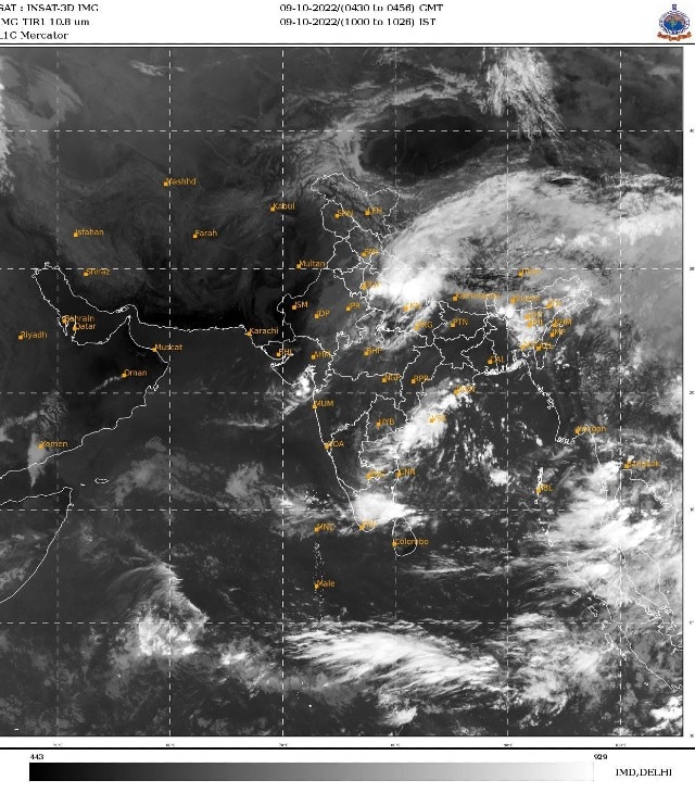 Satellite imagery: Heavy rains are still ongoing in Uttar Pradesh on Sunday morning
