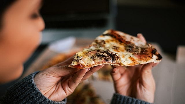 پیتزاهای زنجیره‌ای نیوزلند طرح منحصربه‌فردی زندگی پس از مرگ را معرفی می‌کنند، می‌گویند اکنون بخور، فقط پس از مرگ پرداخت کن