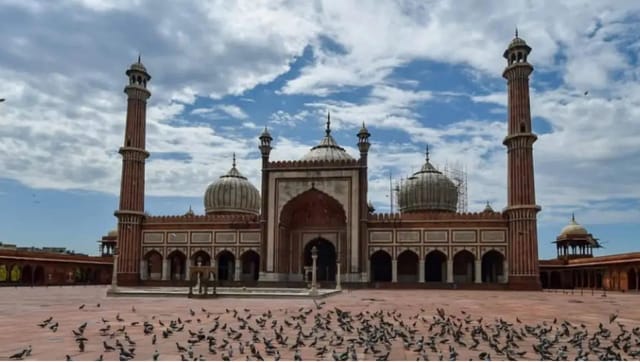Delhi: Jama Masjid issues Taliban like decree, bars women's entry
