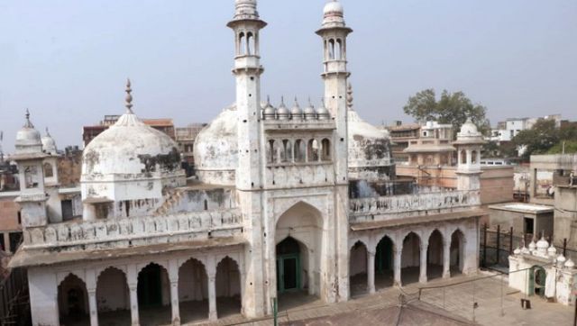 Read more about the article Allahabad HC orders scientific investigation of ‘shivling’ inside Gyanvapi Mosque