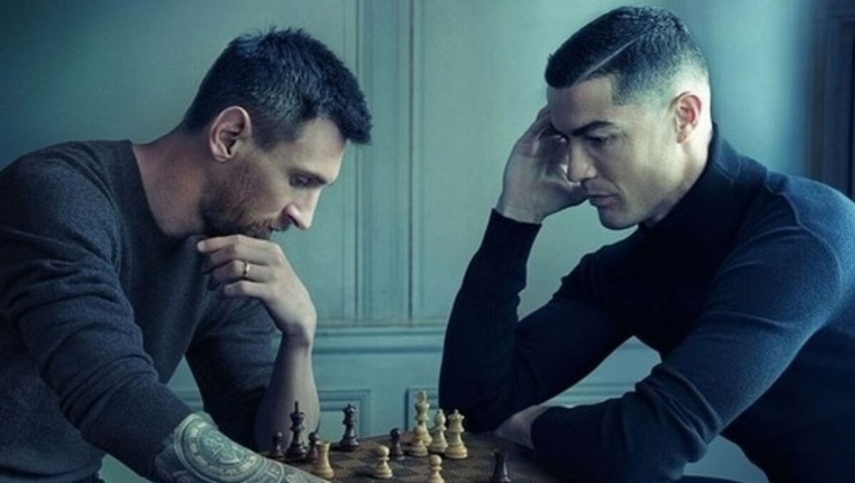 Messi and Ronaldo Playing Chess