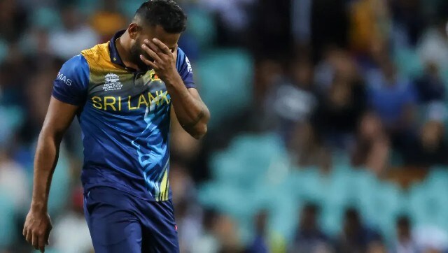 Sri Lankan cricketer Chamika Karunaratne loses 4 teeth while taking a catch – Watch